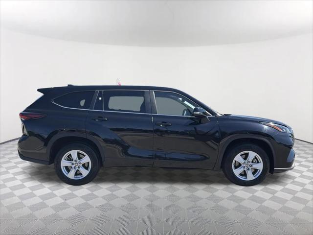 2025 Toyota Highlander LE