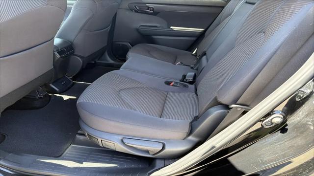 2025 Toyota Highlander LE