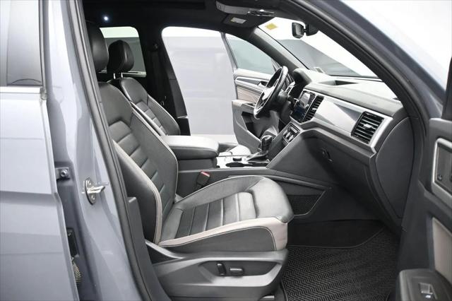 2022 Volkswagen Atlas Cross Sport 3.6L V6 SEL Premium R-Line
