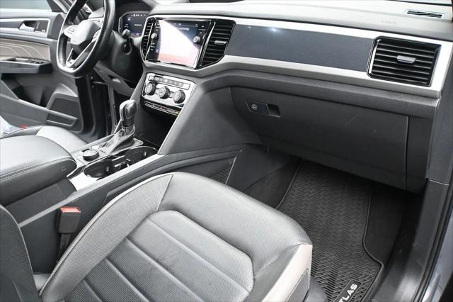 2022 Volkswagen Atlas Cross Sport 3.6L V6 SEL Premium R-Line