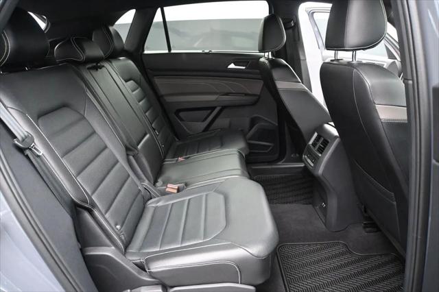 2022 Volkswagen Atlas Cross Sport 3.6L V6 SEL Premium R-Line