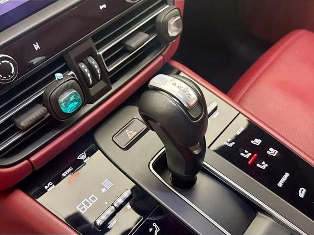 2023 Porsche Macan T