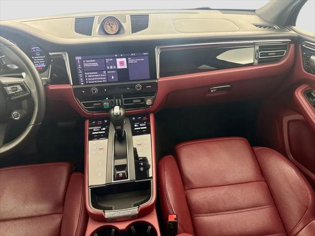 2023 Porsche Macan T
