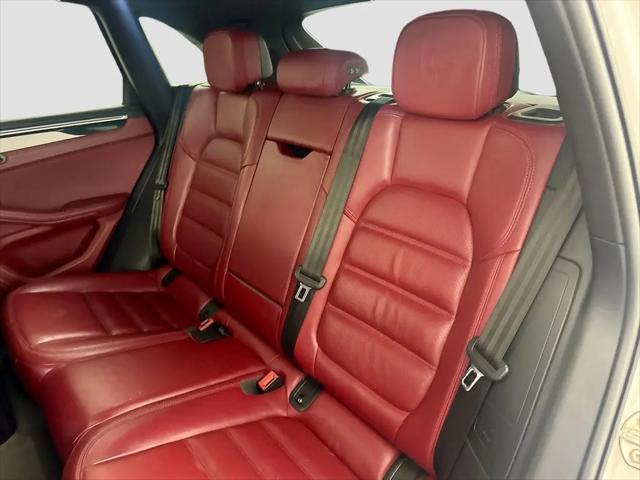 2023 Porsche Macan T