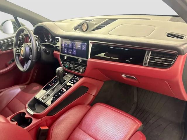 2023 Porsche Macan T