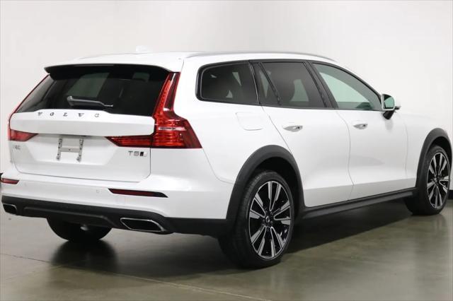 2020 Volvo V60 Cross Country T5