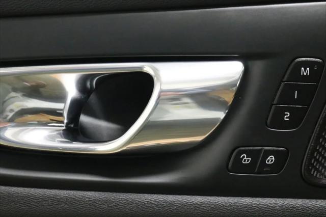 2020 Volvo V60 Cross Country T5