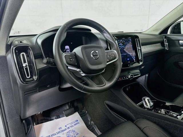 2025 Volvo XC40 B5 Plus Dark Theme