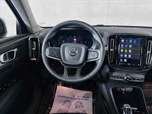2025 Volvo XC40 B5 Plus Dark Theme