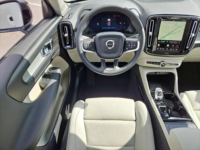 2026 Volvo XC40 Ultra, B5 AWD Gas (mild hybrid), Dark