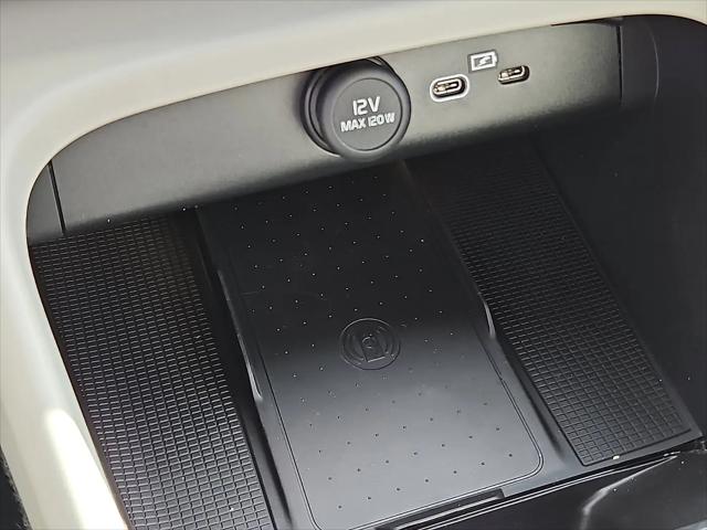 2026 Volvo XC40 Ultra, B5 AWD Gas (mild hybrid), Dark