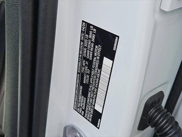 2026 Volvo XC40 Ultra, B5 AWD Gas (mild hybrid), Dark