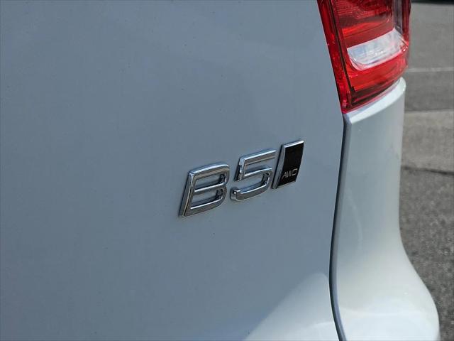 2026 Volvo XC40 Ultra, B5 AWD Gas (mild hybrid), Dark