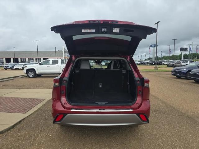 2024 Toyota Highlander Platinum