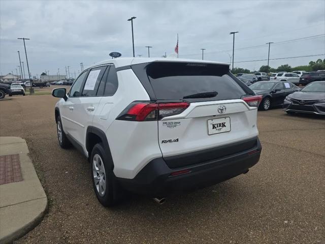 2025 Toyota RAV4 LE