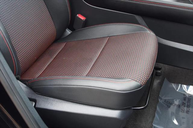 2025 Nissan Kicks SR Intelligent AWD
