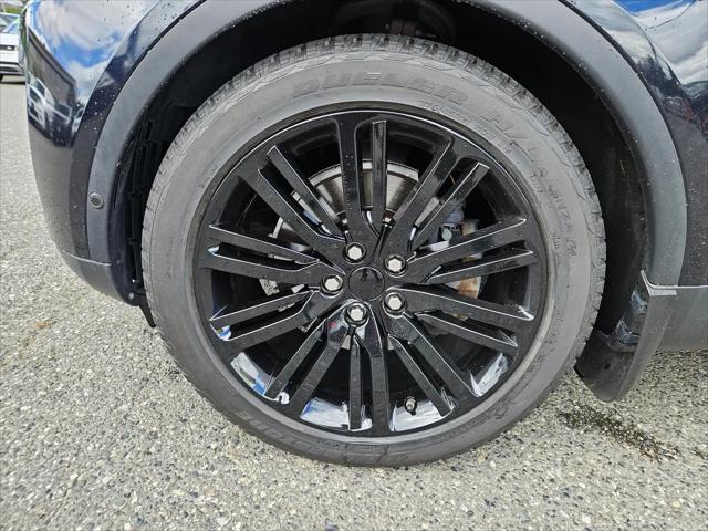 2017 Land Rover Discovery FIRST EDITION