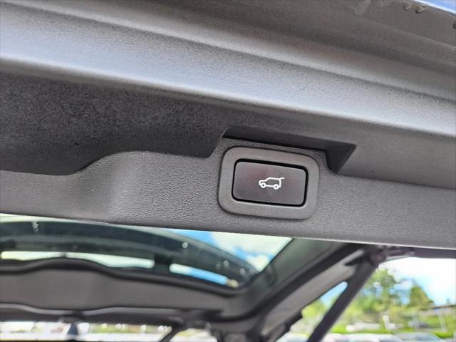 2017 Land Rover Discovery FIRST EDITION