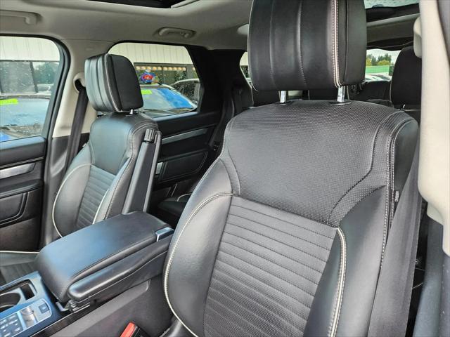 2017 Land Rover Discovery FIRST EDITION