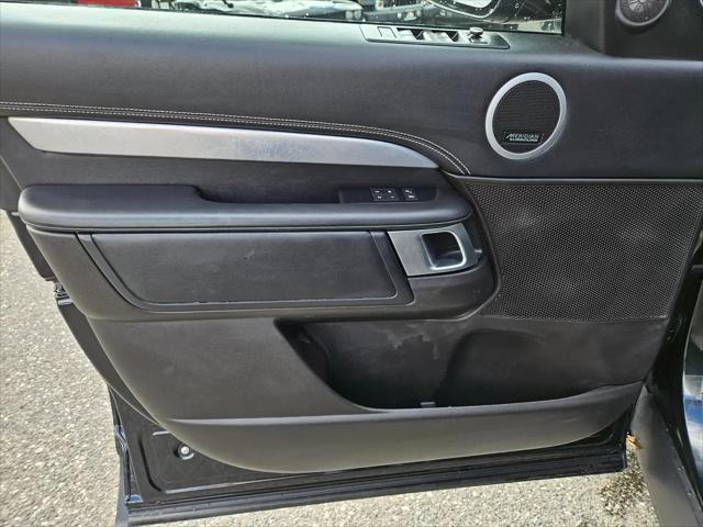 2017 Land Rover Discovery FIRST EDITION