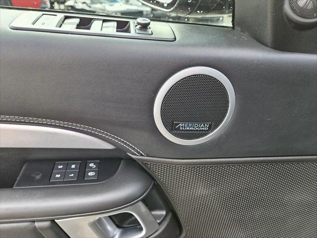 2017 Land Rover Discovery FIRST EDITION