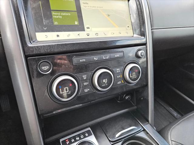 2017 Land Rover Discovery FIRST EDITION