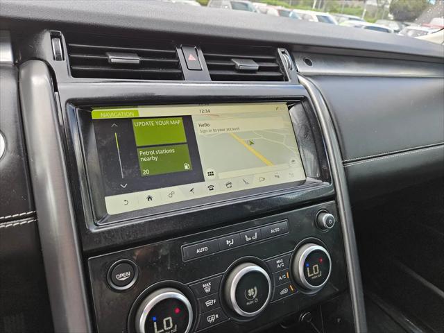 2017 Land Rover Discovery FIRST EDITION