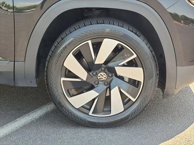 2024 Volkswagen Atlas Cross Sport 2.0T SE w/Technology