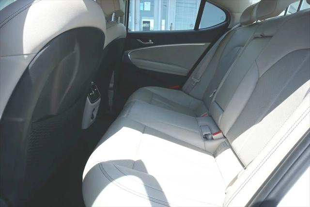 2021 Genesis G70 2.0T RWD