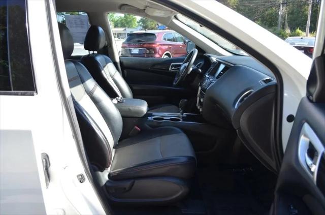 2019 Nissan Pathfinder SV