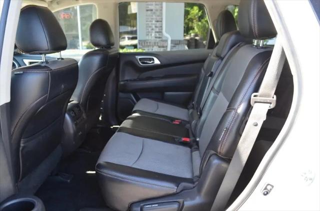 2019 Nissan Pathfinder SV