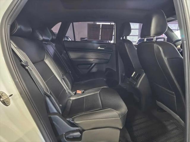 2022 Volkswagen Atlas Cross Sport 3.6L V6 SEL R-Line