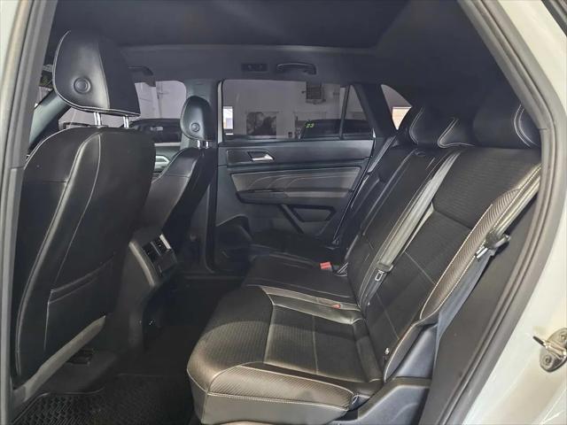 2022 Volkswagen Atlas Cross Sport 3.6L V6 SEL R-Line