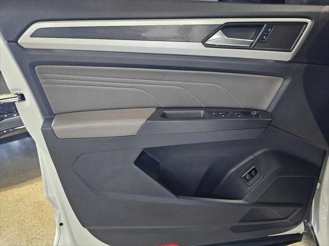 2022 Volkswagen Atlas Cross Sport 3.6L V6 SEL R-Line