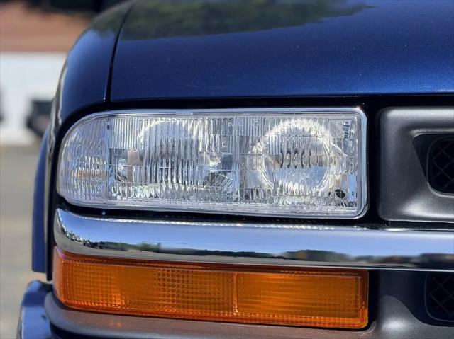 2003 Chevrolet S-10 LS