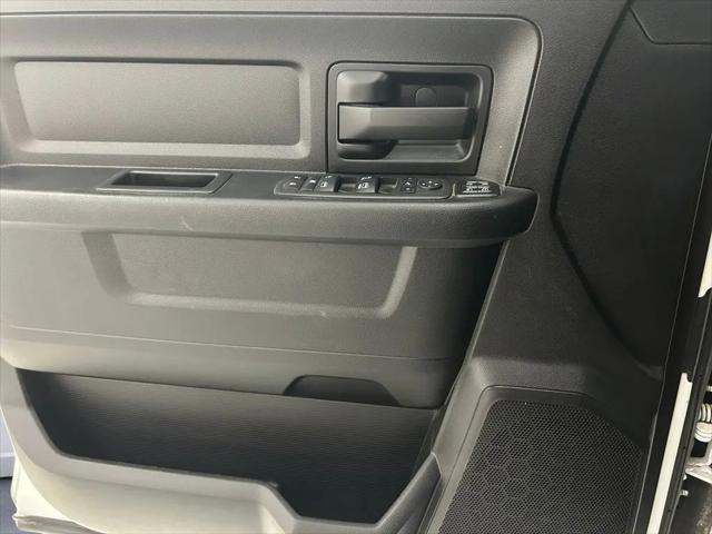 2023 Ram 3500 Tradesman Crew Cab 4x4 8' Box