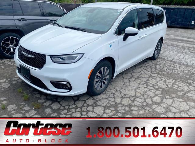 2023 Chrysler Pacifica Hybrid Touring L for sale in Rochester, NY