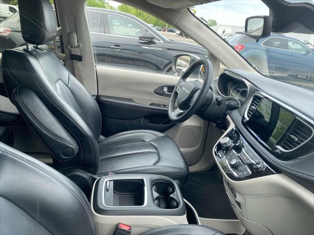 2023 Chrysler Pacifica Hybrid Touring L