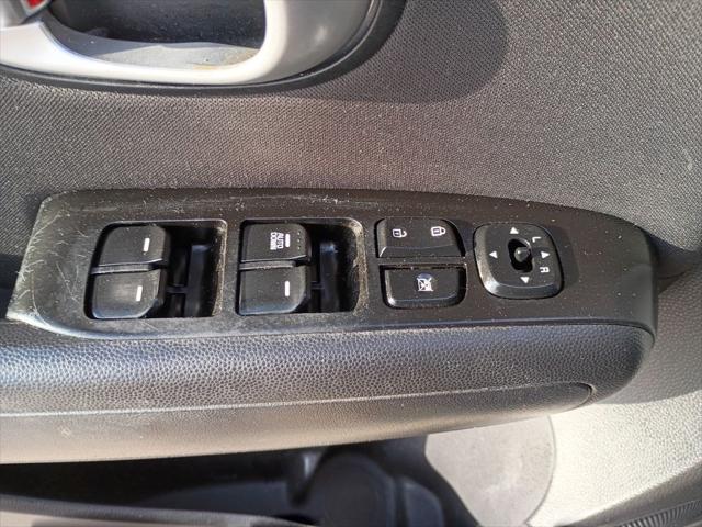 2015 Kia Soul Base FWD