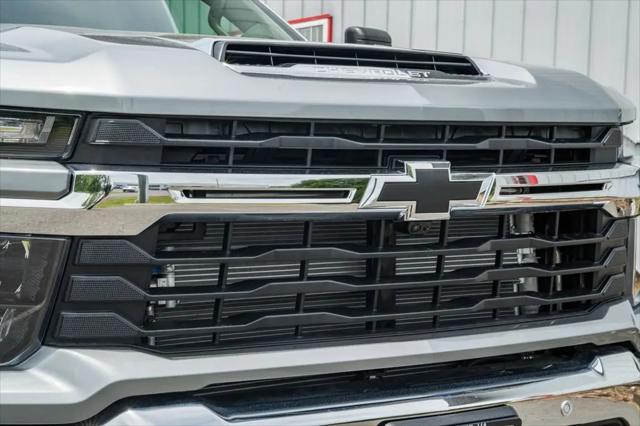 2026 Chevrolet Silverado 3500HD Crew Cab, Long Bed, LT Dual Rear Wheel, RWD