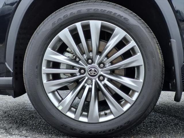 2026 Toyota Highlander Hybrid Platinum