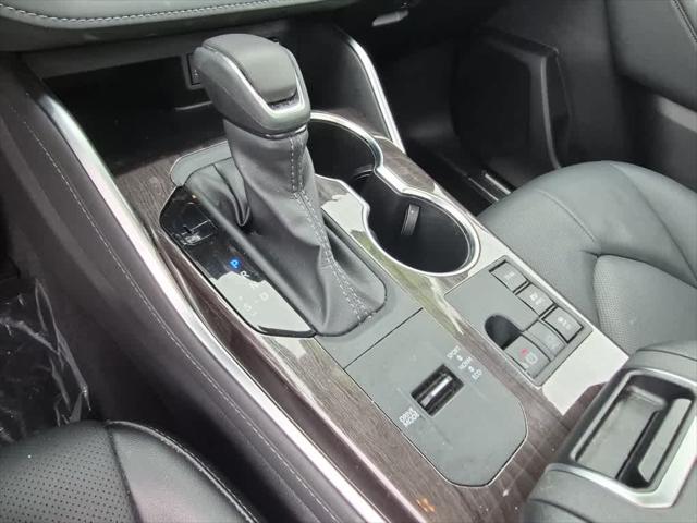 2026 Toyota Highlander Hybrid Platinum