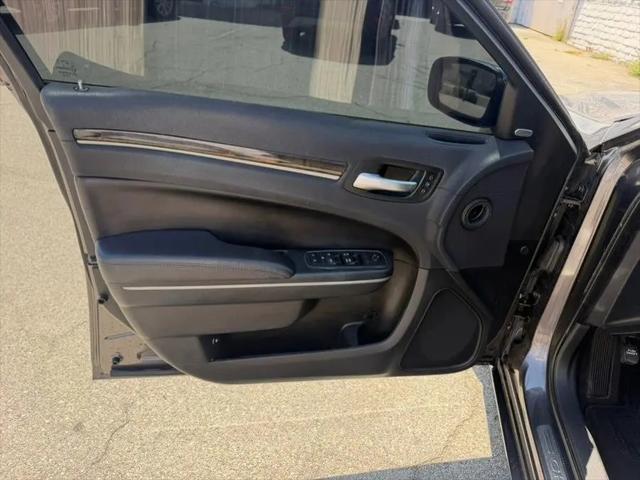 2017 Chrysler 300 C