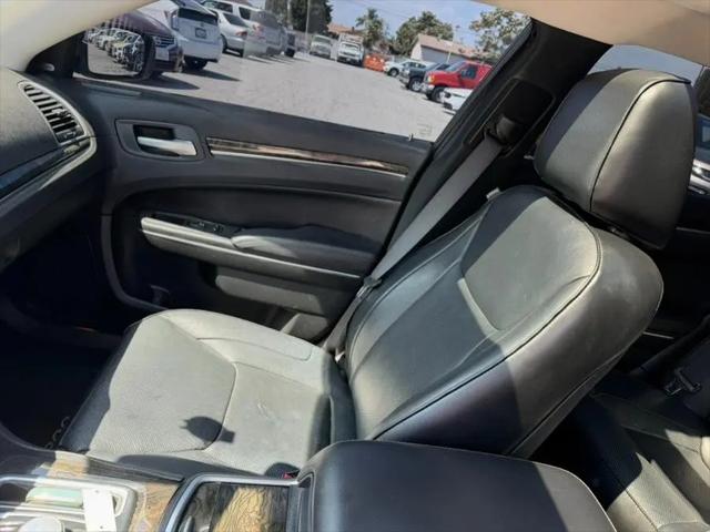 2017 Chrysler 300 C