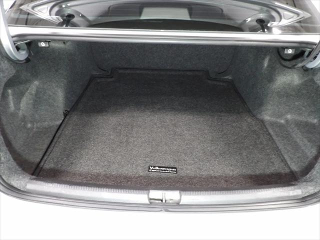 2016 Volkswagen Passat 1.8T SE