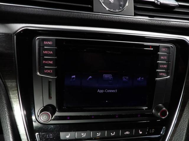2016 Volkswagen Passat 1.8T SE