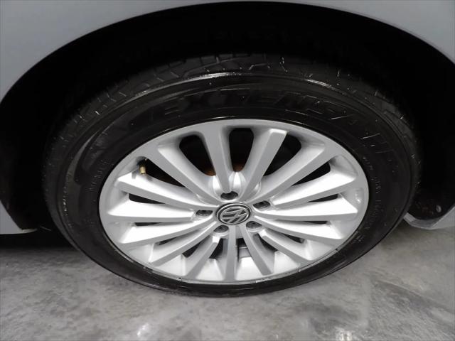 2016 Volkswagen Passat 1.8T SE