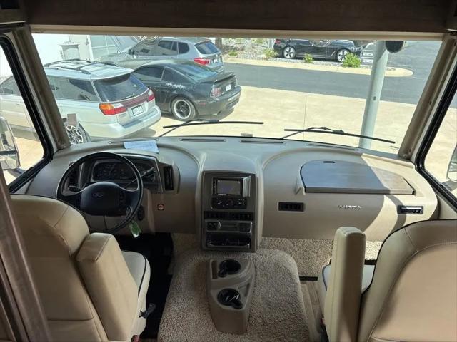 2017 Ford F-53 Base