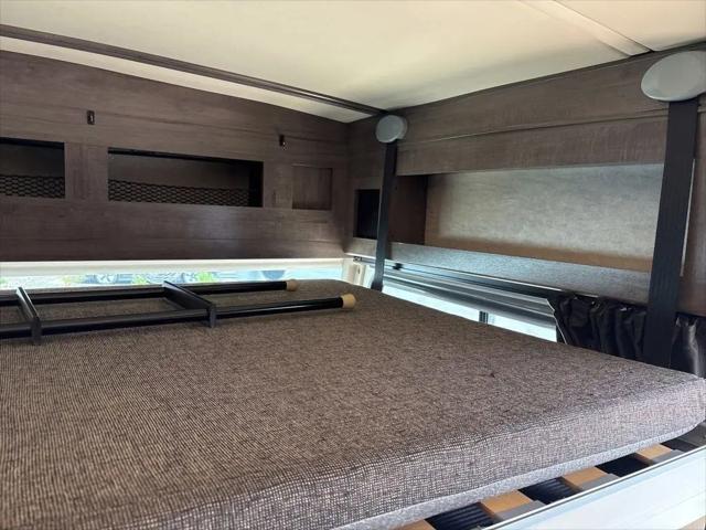 2017 Ford F-53 Base