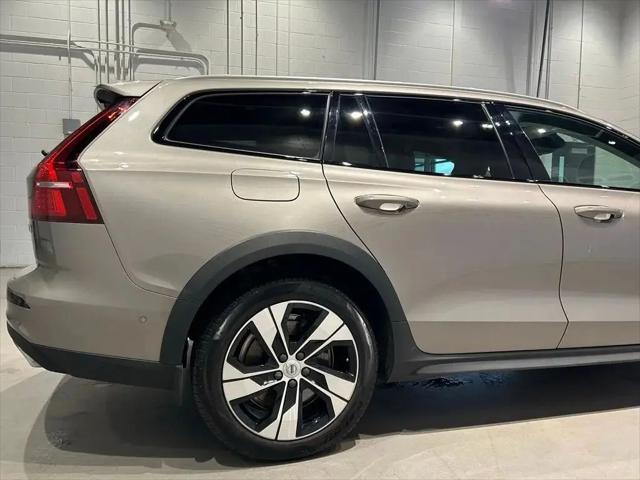 2020 Volvo V60 Cross Country T5